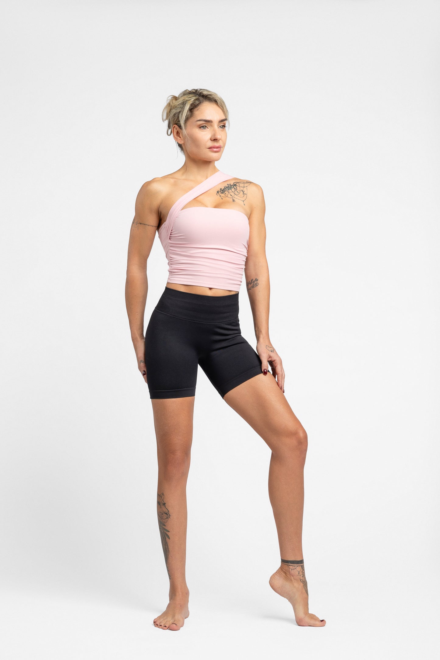 The All-Day Contour Seamless Short - Black