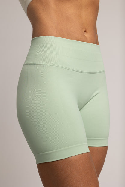 The All-Day Contour Seamless Short - Light Green